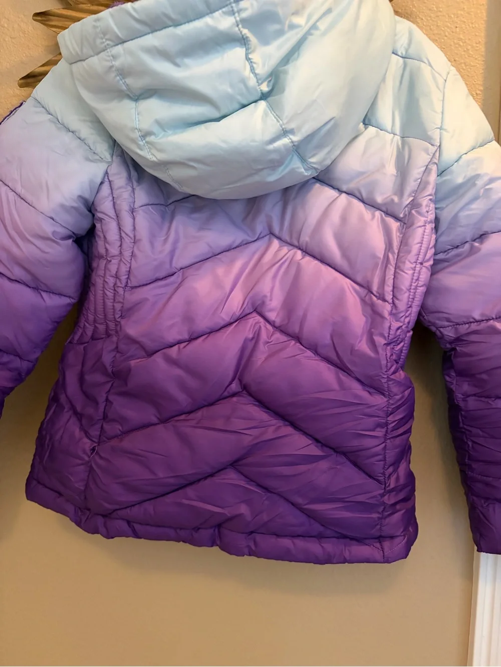 Snozu Girls Purple and Blue Ombrea Winter Puffer Ski Coat size 5 New Condition!